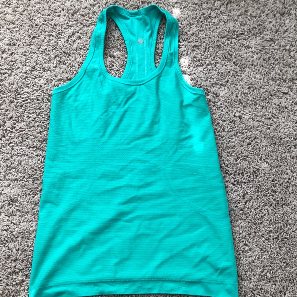Size 4 lululemon tank top